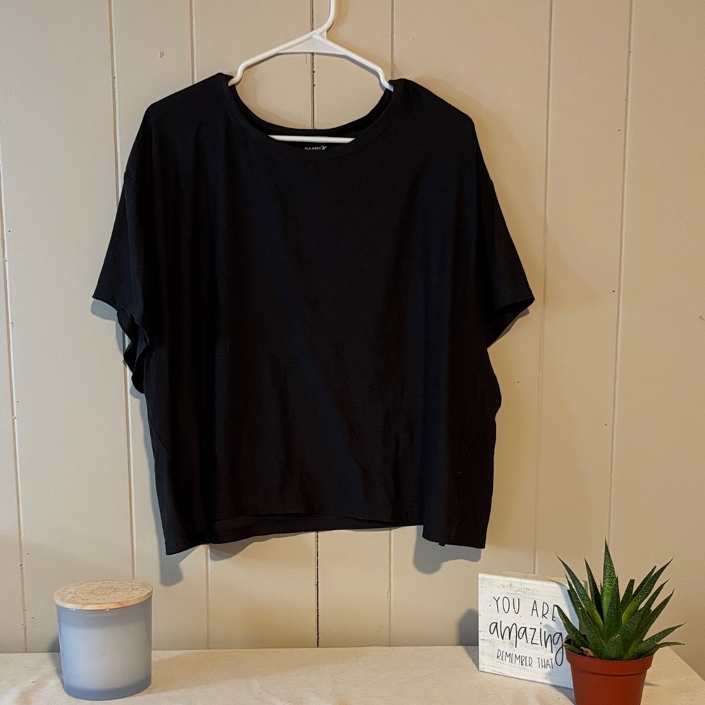 Old Navy Black Short-Sleeve Crew Tee